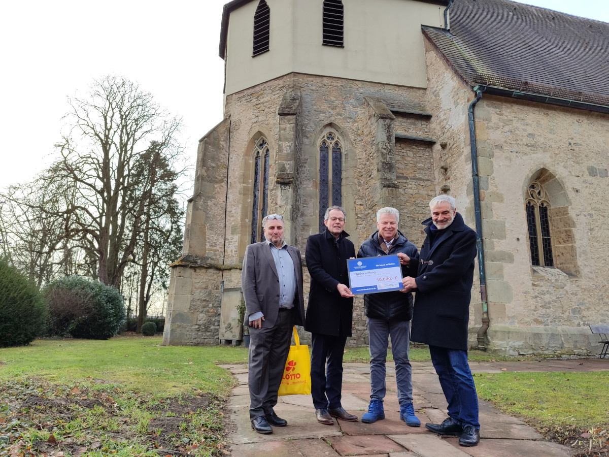 Bei der Übergabe (von links): Regionaldirektor Christoph Grüber, Lotto BW-Geschäftsführer Georg Wacker, Oberbürgermeister Jürgen Kessing und Dr. Fritz Fischer, Ortskurator der DSD.